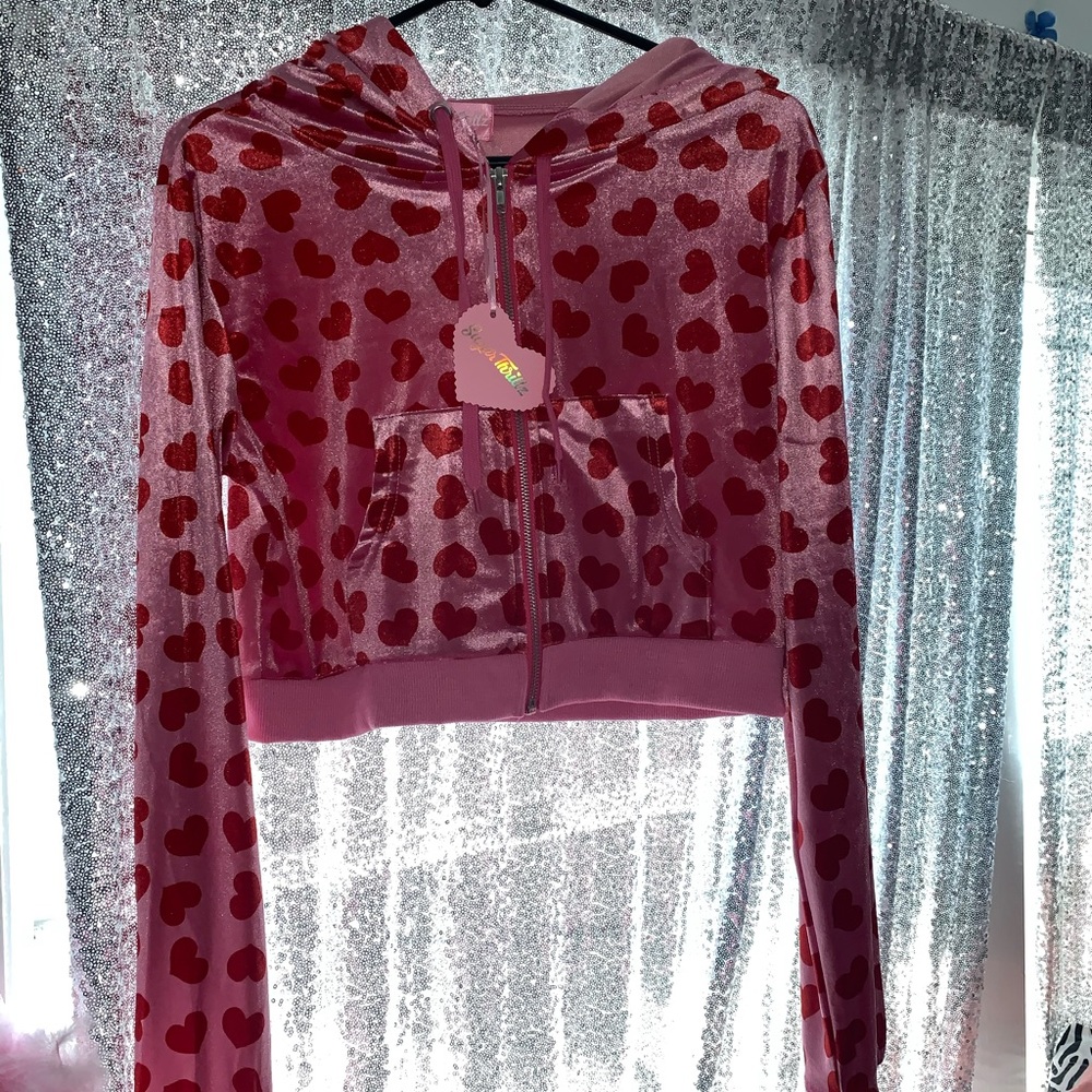 jenifer’s body pink heart velour cropped hoodie